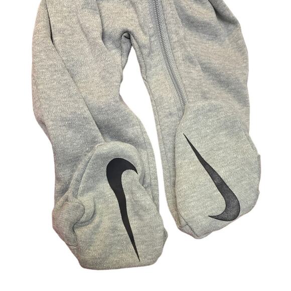 New Nike Baby Infant 6 Mos Zip Up Gray One Piece Long Sleeve Sleeper Bodysuit - Picture 4 of 4